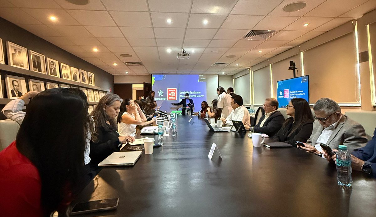 CANAFEM's tweet photo. Hoy participamos en la reunión de la Comisión de Aduanas de @CONCAMIN en la que se analizó a fondo el contexto actual aduanero y las principales preocupaciones del sector para seguir impulsando soluciones clave en la industria. https://t.co/CFJny0eB70