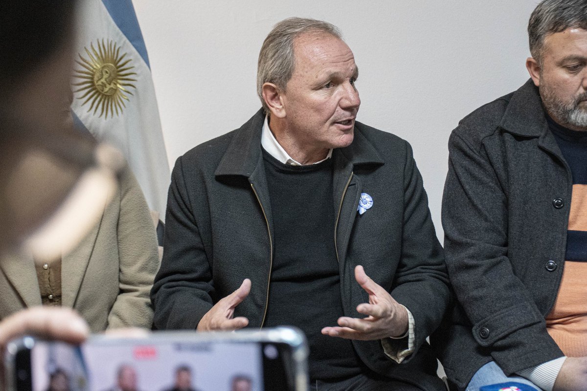 guillederivas's tweet photo. Hoy acompañamos la presentación del petitorio en la Defensoría del Pueblo junto a 29 intendentes del Departamento y demás autoridades, en rechazo al proyecto nacional que busca modificar el régimen de #ZonaFría, una medida que afectaría a más de 600 mil familias. https://t.co/FiuPmiNrOz
