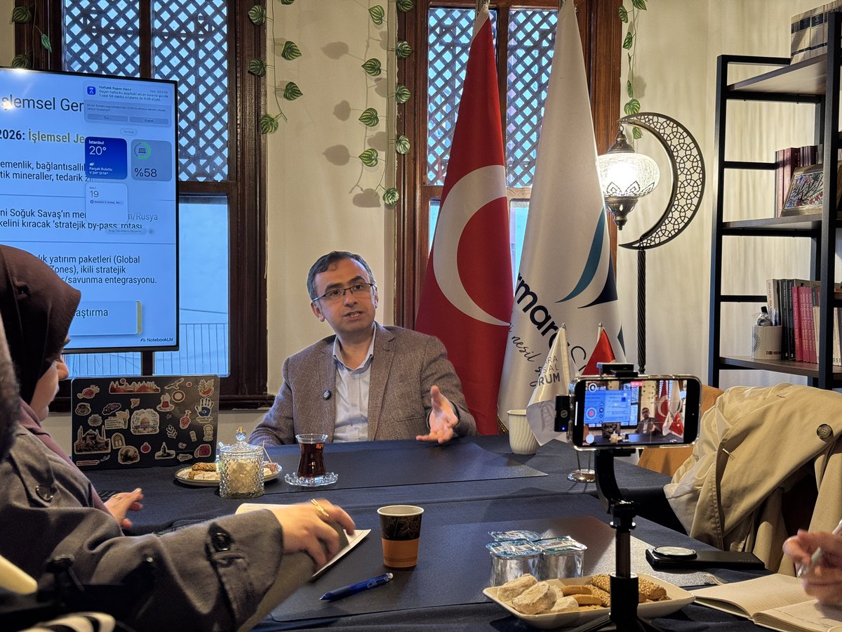 MSiyasalForum's tweet photo. İhtisaslaşma Oturumları: ABD ve AB’nin Türkistan Politikası

Prof. Dr. @MehmetAkifOkur ile gerçekleştirildi. https://t.co/hYD6eGxpc6
