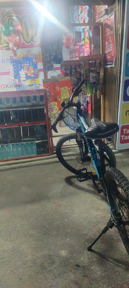 Toing_Official's tweet photo. Pergi ke warung depan pakai sepeda, biar di kira olahraga 🤣 https://t.co/g7fHbGVrOq