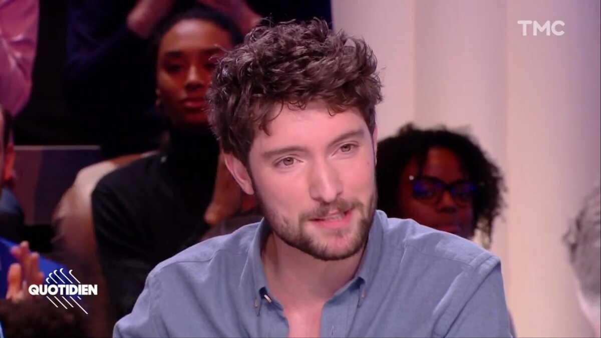 CharliesIngalls's tweet photo. 🚨"La meute LFI" : grosse charge de Paul Gasnier @polgasnier ce soir contre @FranceInsoumise sur Quotidien à propos de la BD de François Ruffin...

En résumé : 

➡️La "meute LFI" qui se serait déchainée contre Ruffin et donc le journaliste reprend à son compte cette animalisation des électeurs LFI

➡️Gasnier n'évoque qu'une planche problématique et fait abstrastion de toutes les autres

➡️Aucune mention de la représentation de l'homme ou de la femme noire par exemple. Il n'insiste que sur le rapport à la police.

➡️Rufin n'est pas raciste, il a juste le melon

➡️Attaque contre le maire de La Courneuve @AlyDiouara et son tweet à propos de cette BD

(image d'illustration en attente de la video)

=====
N'oubliez pas de suivre ce compte @CharliesIngalls pour plus d'informations !