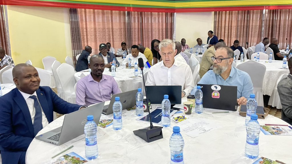 BlueVictoriatz's tweet photo. 🌊🤝 LAKE VICTORIA DAY – DAY 2 | STAKEHOLDERS FORUM  

Today at the Stakeholders Forum held at Malaika Beach, Mwanza, we had a great opportunity to reconnect, learn, and exchange ideas with different actors working for the future of African Great Lakes.  

It was a great moment to reconnect with Mark from Train My Generation, where we had great conversations about Lake Victoria 100 initiatives. We also had valuable discussions with Ted from ACARE, a think tank for the African Great Lakes, where we exchanged ideas on the prosperity and sustainable future of our lakes and communities.  

We were also pleased to connect with David Wambura, Country Manager of the East African Development Bank, and exchange perspectives on sustainable development and opportunities within the Lake Victoria Basin.  

Events like these continue to strengthen collaboration, innovation, and partnerships for protecting Lake Victoria and advancing sustainable development in the region.  

#LakeVictoriaDay #LakeVictoria #BlueVictoria #StakeholdersForum #FreshwaterConservation #AfricanGreatLakes