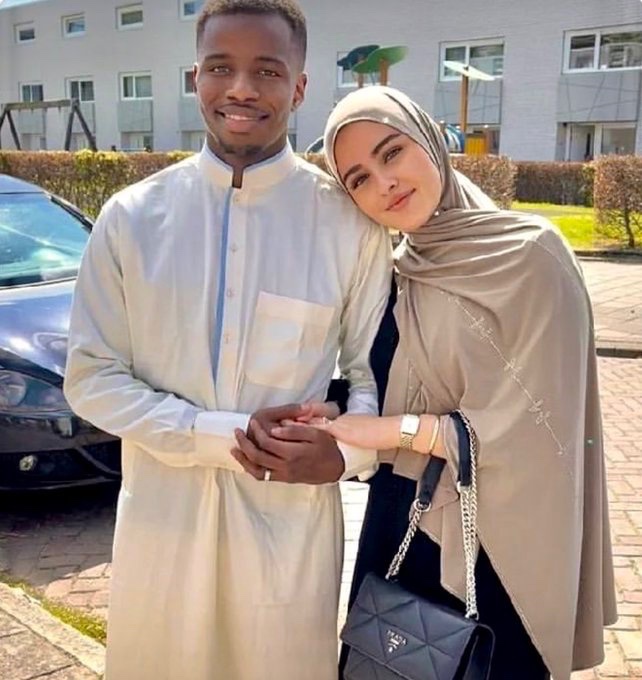 MuslimsMatters's tweet photo. “And we created you in pairs"⁣ - Quran 78:8 https://t.co/HE2RL7jrgU