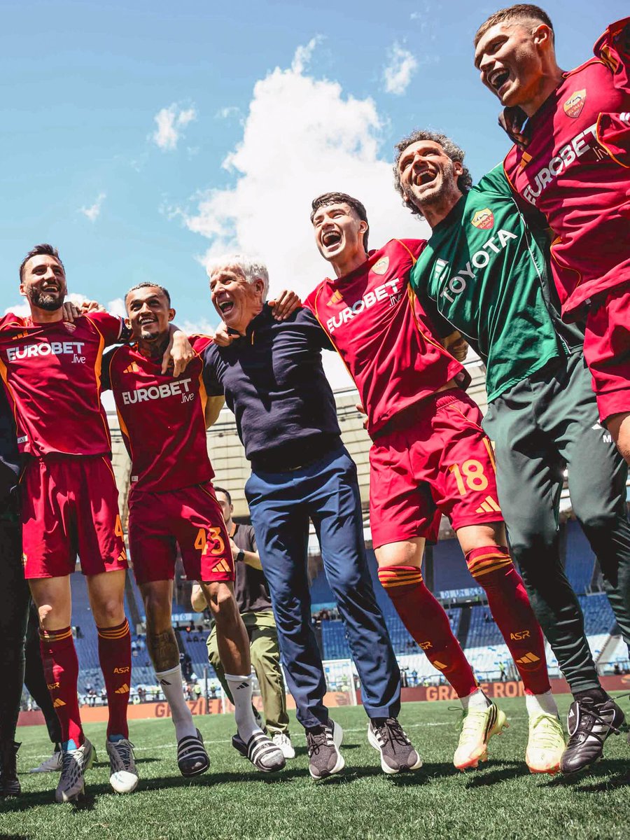 AS Roma Pics That Go Hard tweet media