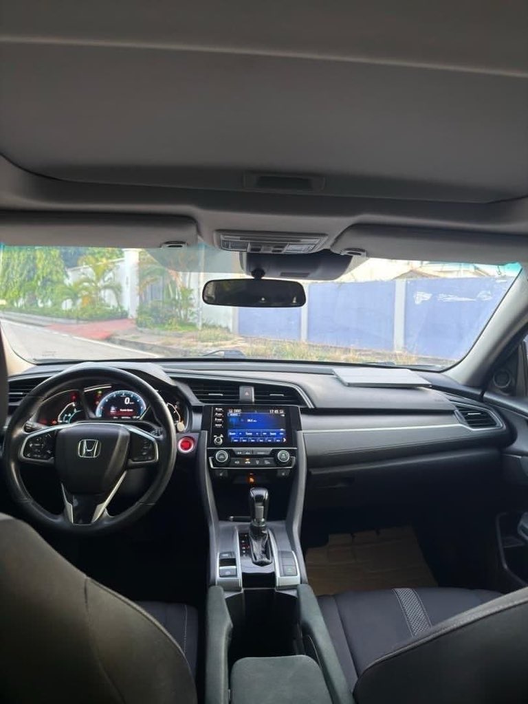 NathanSmiths7's tweet photo. 2020 Civic EX,¢220k 
Cleared 25
2.0L Solid 
83k km miles 
Auto
Keyless
Fabric seat
Infotainment 
Sunroof 
BlindSpot
Alloy rims 
Solid suspension 
Chilling AC

Dm for business https://t.co/HhZk7b6j04