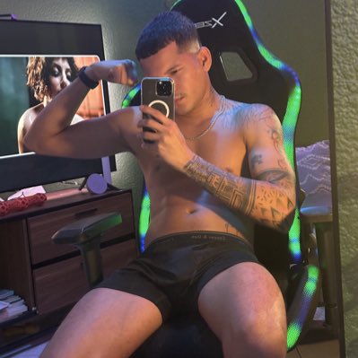 Lmd_271's tweet photo. #NuevaFotoDePerfil https://t.co/qtDNBdozwj