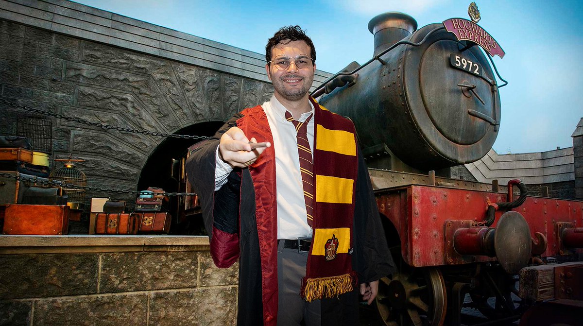 maxinfinitypics's tweet photo. MAX POTTER ⚡️

Gracias a mis conocimientos de Adobe Photoshop, hice el cambio de fondos con esta fotografía mía para viajar al Wizarding World de Harry Potter. 🏰

¿Cuál te gustó más? 👀

#HarryPotter #Photoshop #WizardingWorld #photography #raw https://t.co/u1zCSddxu1