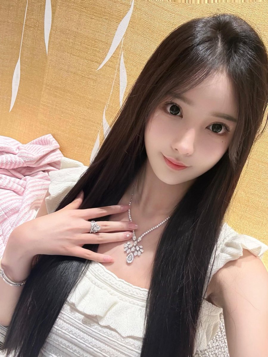 杨律Y tweet media