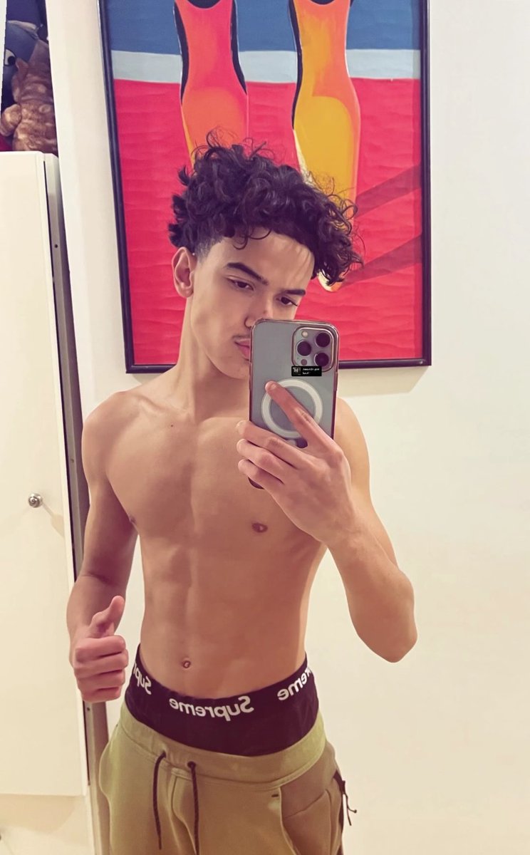 MINISINCEFF1's tweet photo. Who wanna see me cum ? #horny #esex #dahoodian #nsfwtwt #bwc #moan #whimper #cnc #ageplay #whimpering #eboy #comboy #nsfw #dh #dahood https://t.co/2RyTmgc33g