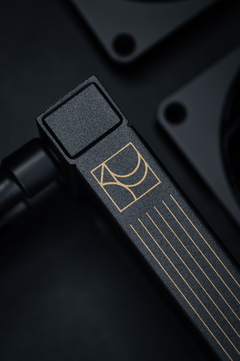 ASUS UK tweet media