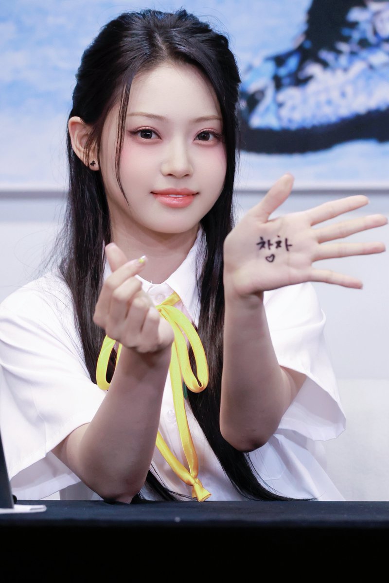 Raining_080309's tweet photo. 260517  매일매일보고시퍼🫳🏻🫳🏻

#티나 #언차일드 #UNCHILD #TINA https://t.co/kiJ20JSE4z