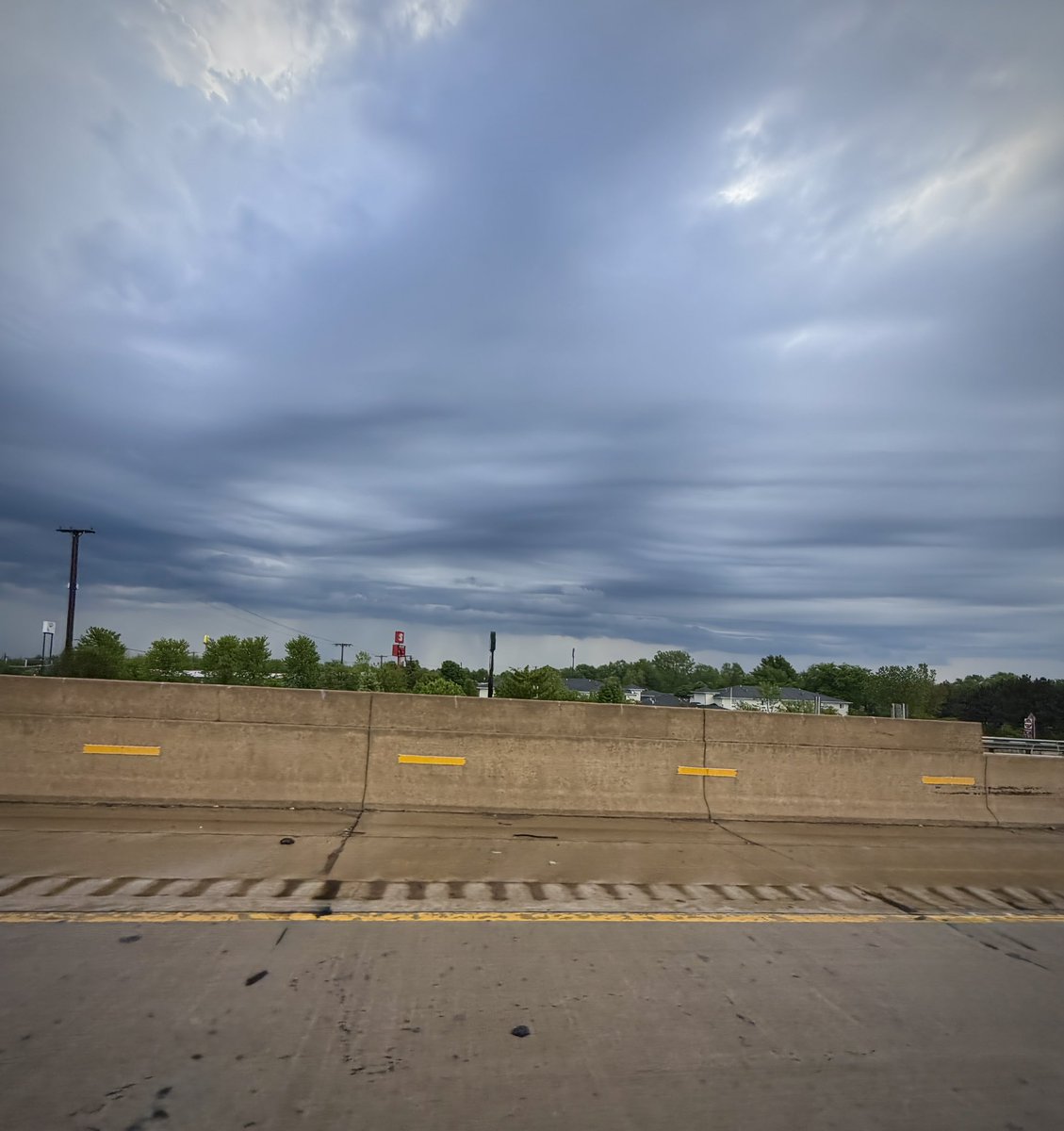 shutterbug267's tweet photo. Beautiful #RainClouds along I-75 South in Michigan this morning 💙 @spann @NWS @NWSSPC @StormHour #Spann @NWSDetroit #Weather https://t.co/q55hhFwCSS