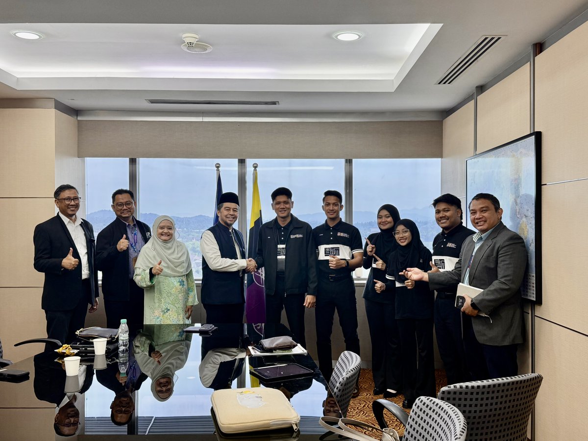 VCUiTM's tweet photo. MPP UiTM Shah Alam beri maklum balas konstruktif isu penjimatan bajet aktiviti pelajar. Konklusinya, satu garis panduan baharu aktiviti mahasiswa akan dikeluarkan segera. 

Pihak pengurusan sentiasa cakna keperluan pelajar. Terus salurkan masalah anda melalui wakil sah MPP. https://t.co/2Rkb1dzmd3