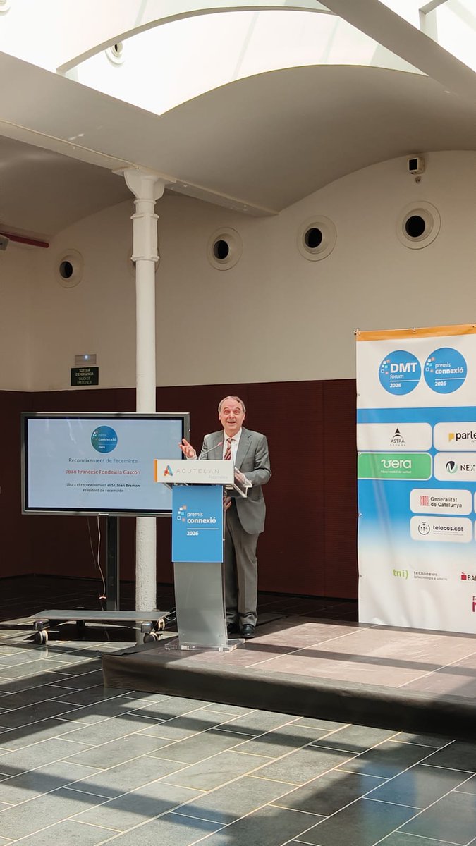 CECABLEresearch's tweet photo. Feliç i emocionat per haver guanyat el Premi Connexió, concedit per Feceminte i Acutelan pels 30 anys de trajectòria com a director del CECABLE i per la meva tasca acadèmica, de recerca i periodisme! Preciós acte a la CNMC, a Barcelona. Amb tot l’entusiasme!!!!! #premiconnexió https://t.co/ovcuMHHg3E
