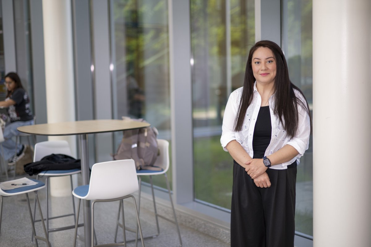 ElginCommColl's tweet photo. "ECC has been a significant part of my story, and I will carry these experiences and lessons with me into my career and beyond." -Adriana Vasquez, class of '26

Read Adriana's graduate essay at https://t.co/hfXGNcq4V5. https://t.co/QC9cR9E0PY