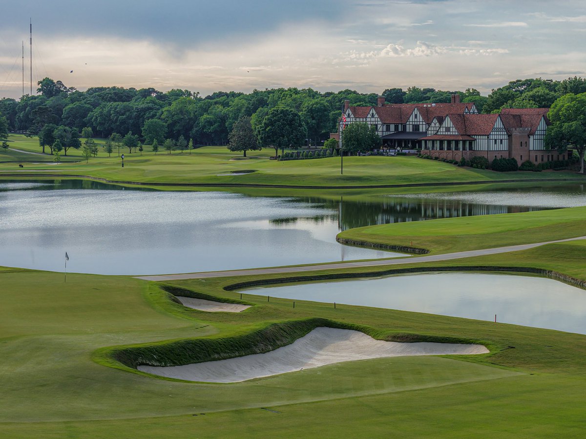 CLillyGolf's tweet photo. Spring evenings at East Lake 🌇 ⛳️ https://t.co/tYqEYGI9fT