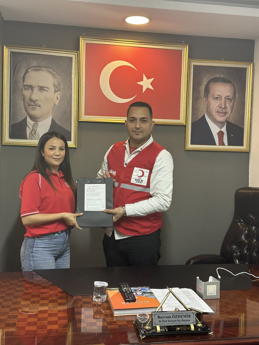bayramozdemir_1's tweet photo. 🌙 Türk Kızılay Sarıçam Şube Başkanlığına Bu yılda Kurban bağışımızı gerçekleştirerek, paylaşmanın ve dayanışmanın en güzel örneklerinden birine katkı sunduk.🌙

Milletimizin yardım elini ihtiyaç sahiplerine ulaştıran Kızılay’ımızın yürüttüğü bu anlamlı çalışmalarda emeği geçen tüm gönüllülerimize ve personellerine teşekkür ediyoruz.
🤲 Rabbim yapılan hayırları kabul eylesin, birlik ve beraberliğimizi daim eylesin.
#adana#sarıçam #kızılay #kurbanbağışı 

@RTErdogan  @omerrcelik @Akparti @abuyukgumus @yahyacelik_ @ozmehmetemin @Tamer_Dagli  @KaramikSunay @abdullahdogru01 @farukaytek  @m_akgedik @ramazansaygili1 @halilahmetcolak @tugbaktunc