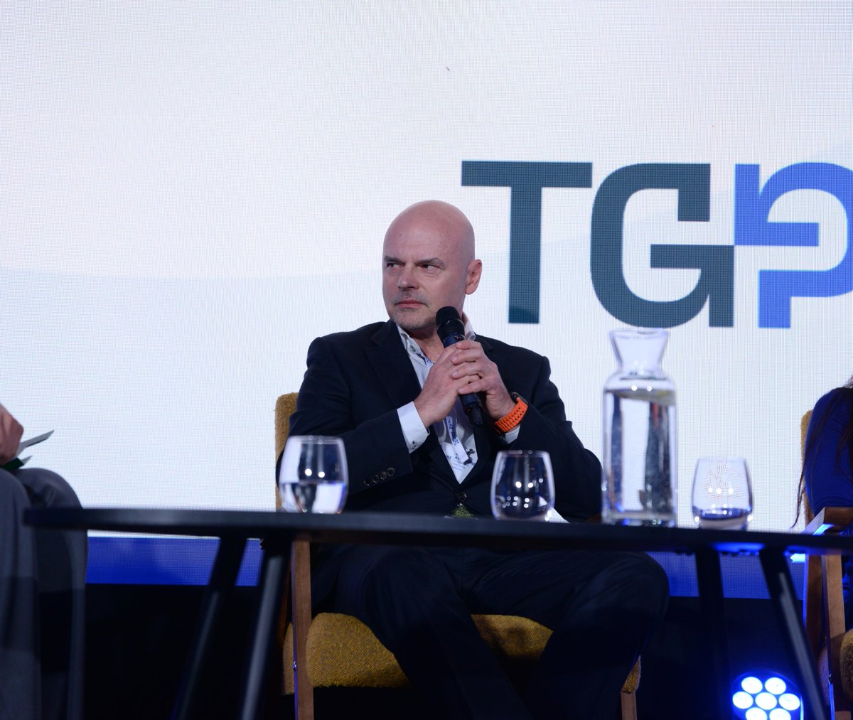 GAZ_SYSTEM's tweet photo. Branża elektroenergetyczna to ważny partner #GAZSYSTEM. Podczas Kongresu Nowy Rynek Energii w panelu „Współpraca międzysektorowa – elektroenergetyka gazownictwo i ciepłownictwo – kluczowe wyzwania regulacyjne i rynkowe” wiceprezes Adam #Bryszewski mówił o roli gazu ⤵️

💬 Gaz ziemny w najbliższych latach będzie stabilizatorem systemu elektroenergetycznego, szczególnie w kontekście rosnącego udziału #OZE w mikście energetycznym. Według prognoz, do 2030 roku moc zainstalowana w blokach gazowych wzrośnie z obecnych 6 GWe do 17 GWe.

#KongresNowyRynekEnergii