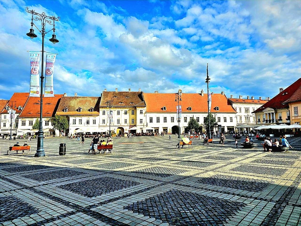 rolangschool's tweet photo. Ready for an unforgettable summer? Join our Sibiu Summer School from July 27–August 7, 2026! Spaces are limited, so secure your spot at the link bellow:
https://t.co/pULEj8nYGi https://t.co/UtIcICvMCG