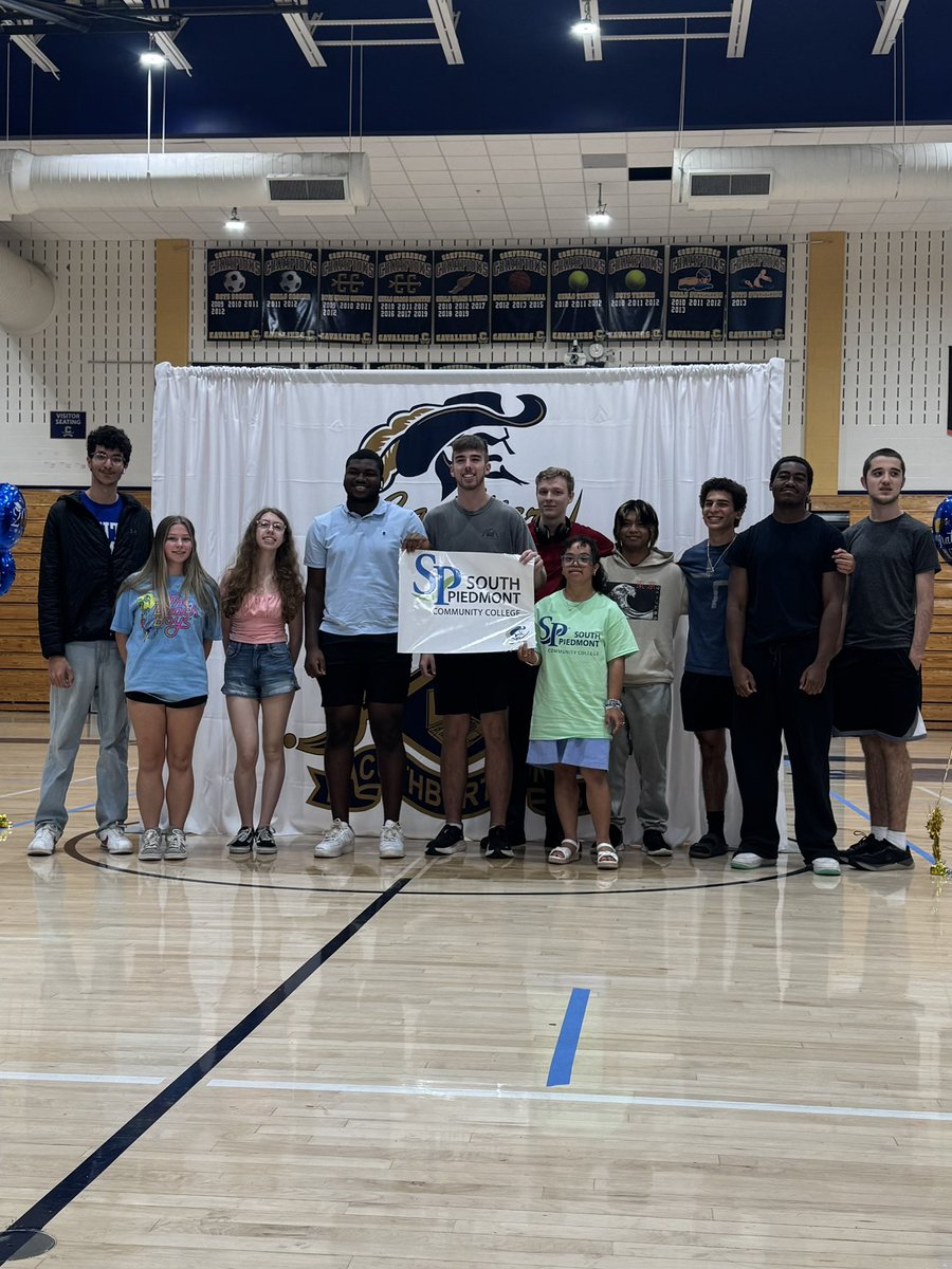 WesleyHelms6's tweet photo. Starting off the morning celebrating all of our seniors on Signing Day ✍️🎓 So many schools represented and so many exciting futures ahead! Proud of LH for continuing her journey at SPCC and proud of every senior taking the next step toward their dreams. #SigningDay #SeniorCelebration @AGHoulihan @UCPSNC @CuthbertsonHSNC
