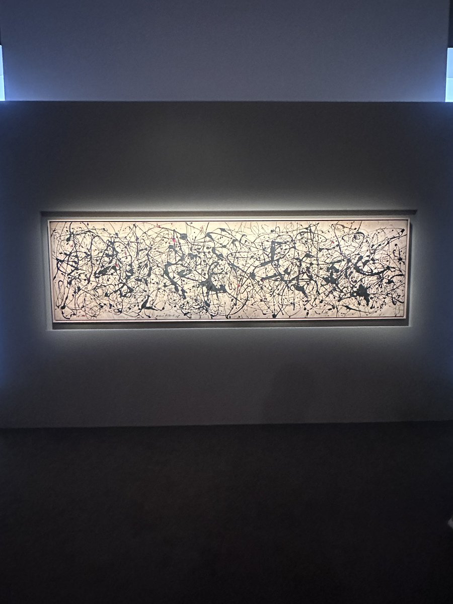 anikojay's tweet photo. 3 record-breaking art sales last night @ChristiesInc 

Pollock ($181m) & Brancusi ($108m) from SI Newhouse collection (publishing magnate)

Rothko ($98m) that held pride of place in Agnes Gund’s living room for decades (major patron and MoMA Trustee)

The Rothko in particular is notable here - Gund acquired it directly from the artist in 1967 following a studio visit when she was in her thirties, 3 years before his own suicide 

It represents a link to a creative and collecting past that has since shifted into art historical mythology