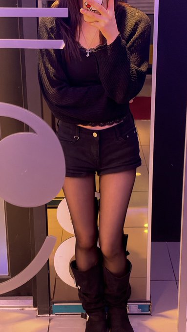 wormirpy's tweet photo. 같이 한잔 할래요?  #일상 #셀카 #ootd https://t.co/9q08uZxTHB