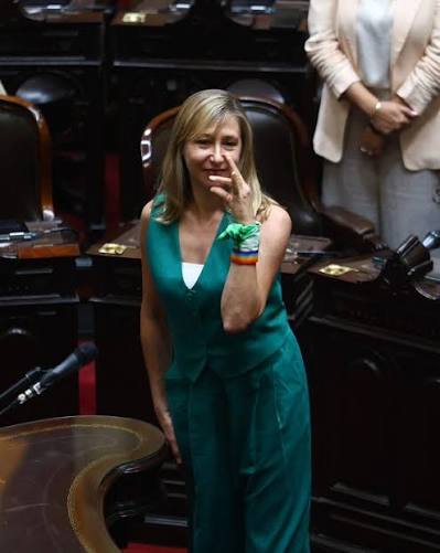 RiveraCanga's tweet photo. Día 34 prediciendo que Myriam Bregman va a ser nuestra presidenta ✊🔥 https://t.co/aCB7F0wR6k