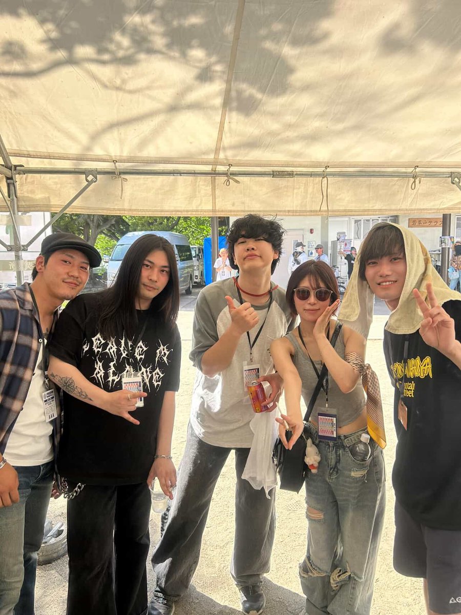 shmmnm_'s tweet photo. フリーダムスタッフ4年目終了
友達のバンド、年下の後輩バンドも出演してて、毎年悔しすぎてもう何回も心折れてるけどもう少し頑張ってみます。
いつかフリーダムに出れた時には、かっこいいバンドマンがあの時自分にしてくれたように、ボランティアの方に感謝を伝えれる人になりたいです！ https://t.co/rid3pcRc70