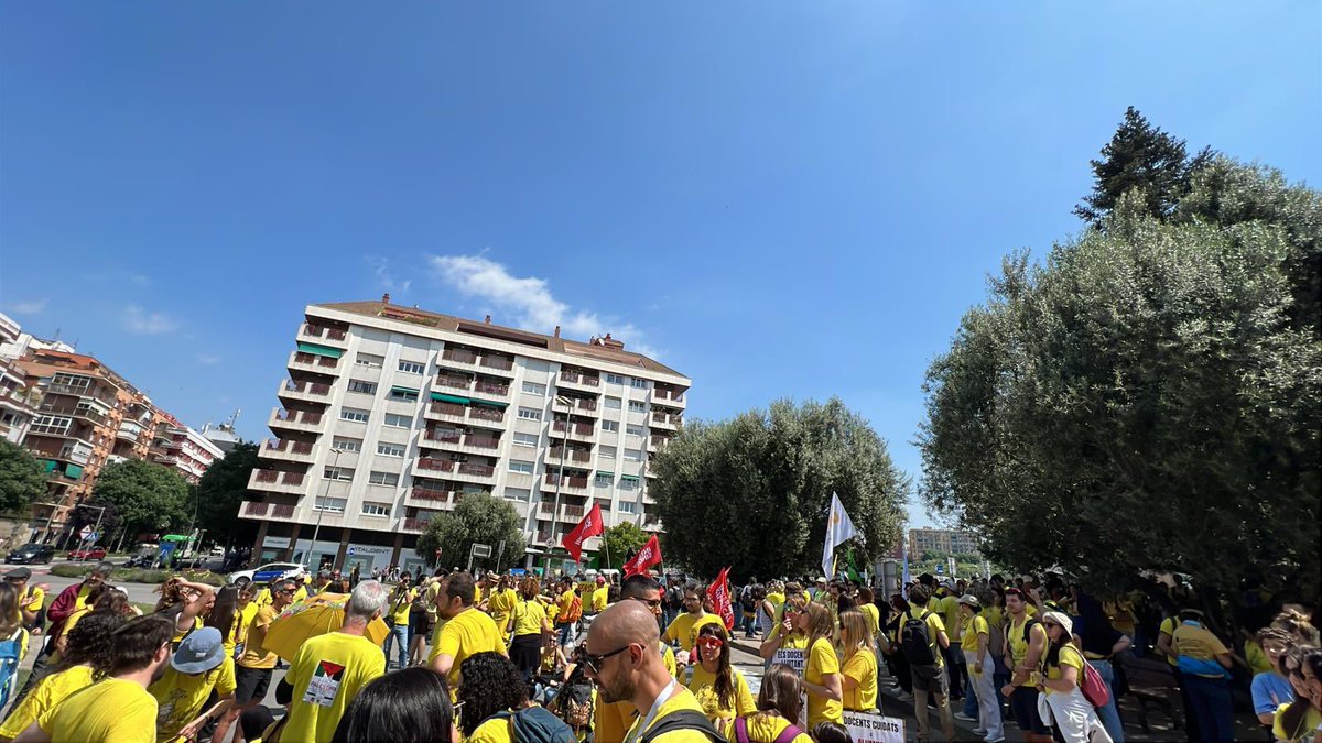 COS Maresme ♀☭ tweet media