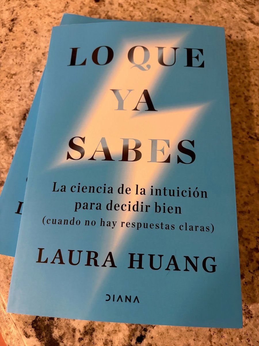 ProfLauraHuang's tweet photo. The Spanish edition of You Already Know is here!
Gracias to the team at @EditorialDiana for making this possible. It’s always special to see your work cross into another language.
#YouAlreadyKnow #NewRelease #SpanishEdition https://t.co/bC3ApZjigP