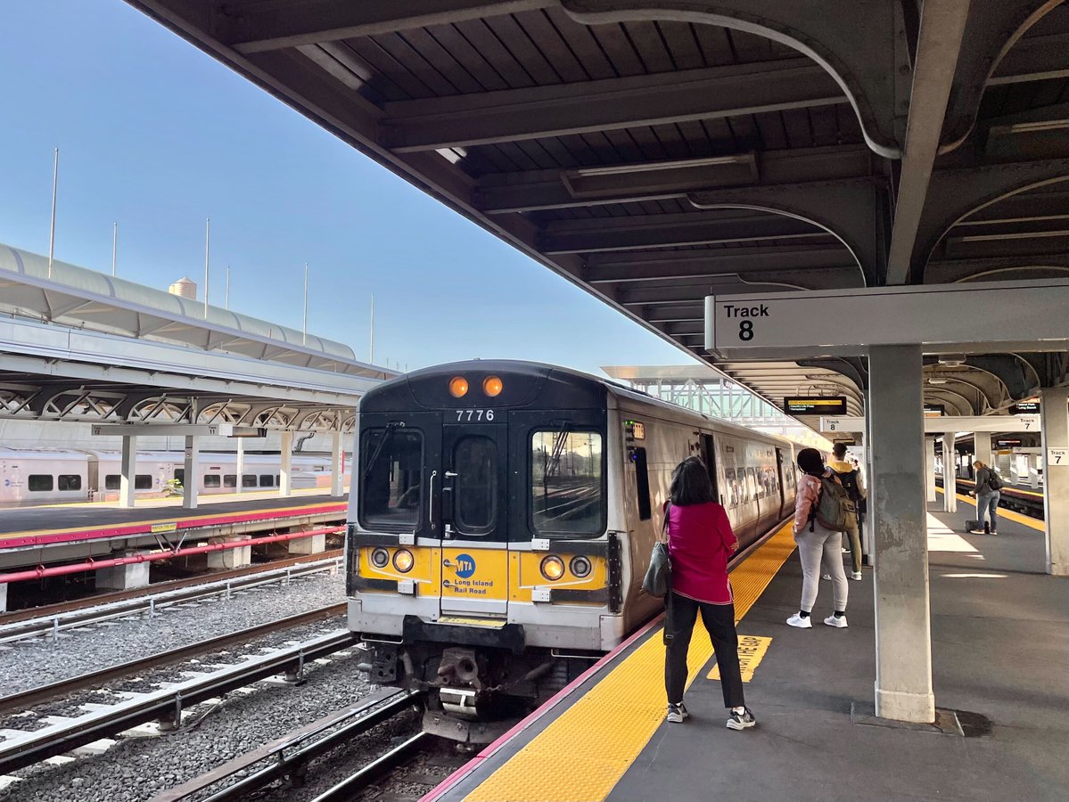 LIRR tweet media