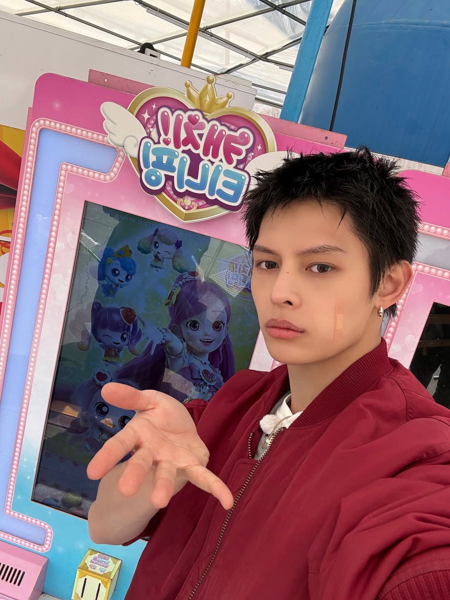 James tweet media
