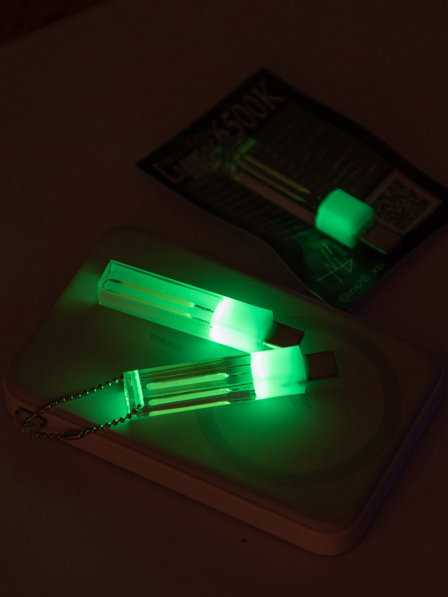 Lumos 6500Kの最強蓄光緑もでき！これは割と本気でデザフェスで売っ