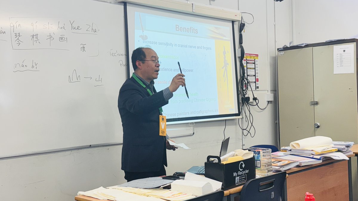 ConfuciusInst13's tweet photo. ✨ We loved visiting Portumna Community School on May 12!
Over 60 TY students explored Chinese culture through
🌿 Baduanjin &amp; Wuqinxi
🎨 Fan painting
✍️ Calligraphy
A fun, hands-on day full of creativity and cultural exchange 💫
#ConfuciusInstitute #TYStudents #ChineseCulture https://t.co/TIIkucZx0P