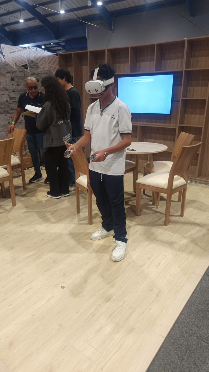 ColeCanapro's tweet photo. 🚀 En Colombia 5.0, nuestros alumnos exploraron cómo la tecnología y la Inteligencia Artificial se ponen al servicio de las personas. ¡Innovación que inspira nuestras aulas!
Admisiones: 🔗 https://t.co/nFsOSY5evz
#Sociedad50 #ColegioCanapro https://t.co/5DcbDUXOaB