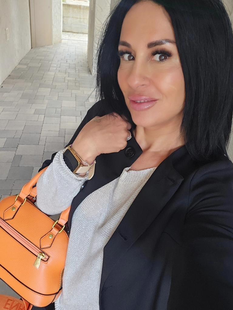 veres_giovanna's tweet photo. Sono una #donna forte, non #perfetta 😜💋 https://t.co/u4fWZO3kz3