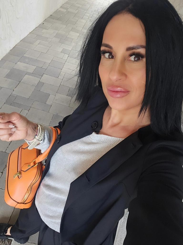 veres_giovanna's tweet photo. Sono una #donna forte, non #perfetta 😜💋 https://t.co/u4fWZO3kz3