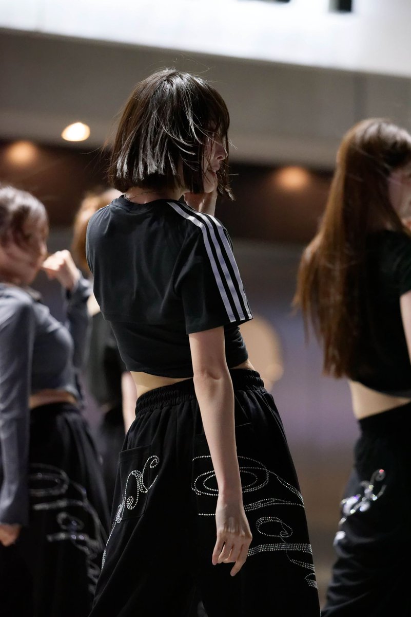 mitabind's tweet photo. 背中で語るガールズ #GPP https://t.co/xf7uh0ANQf
