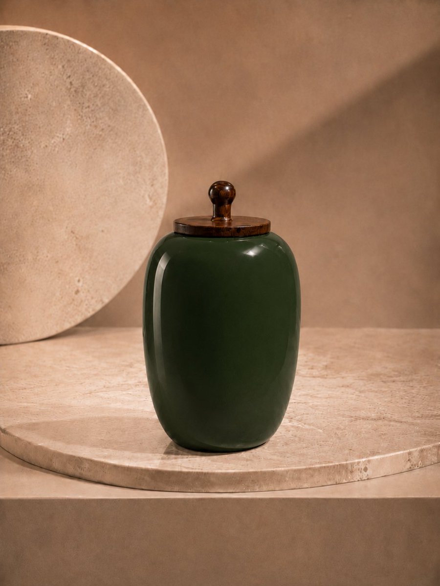 valleybrooktea's tweet photo. An elegant place for your favorite tea leaves 🍃

Our Fine Glaze Ceramic Tea Jar is designed for loose leaf tea storage with a smooth rounded shape, glossy ceramic finish, and warm wooden lid. https://t.co/aJdAaCOwVg