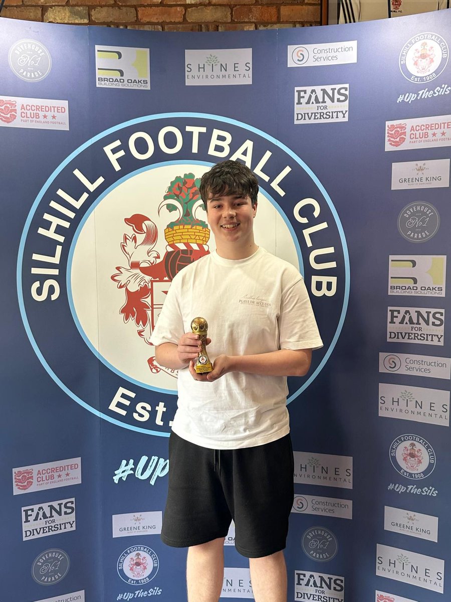 SilhillFC's tweet photo. On Sunday the club also recognised Tom Morgan who became the first player at the club to played all the way through the age groups from U7s to U16s!

Tom is the first of what we hope will be many making their way through our youth teams and into the adult sides future

#UpTheSils https://t.co/nZwofIwkb3