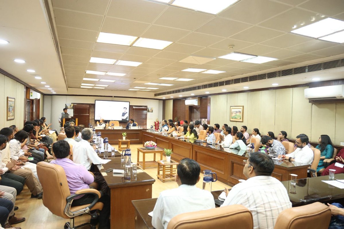 Dr Mansukh Mandaviya tweet media