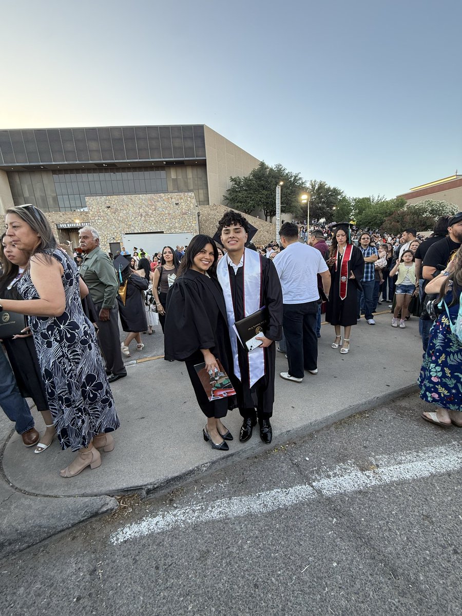 Brendapayanbp's tweet photo. What blessing and honor to watch you walk across that stage, son. I love you so much. 🫶🏽✨ https://t.co/GPgCx65NsY