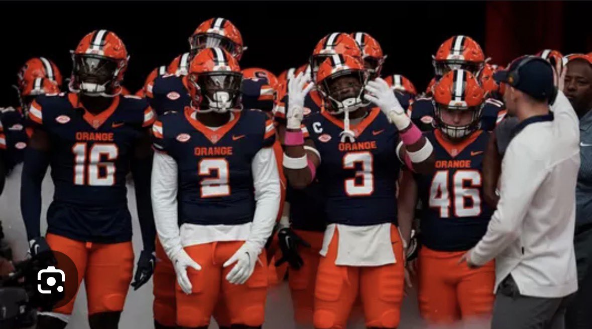Pierce_Hall7's tweet photo. Thank you to @CoachWatkCUSE and @CuseFootball for the camp invite!
@DJOFootball 
@coachsabs 
@kaiibowers https://t.co/nGd20sdcEb
