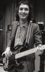 F3hvu6kKTYXcOAF's tweet photo. He was highly regarded as the ‘backbone of rhythm’ that underpinned Volan’s creativity.
#SteveCurrie
#BOTD🎂
#TRex - Ride a White Swan
Live at Taverne De L'Olympia, Paris,1971.
https://t.co/wg8TmMcBxe…
Jewel
https://t.co/E8AOtXR3Dn… https://t.co/OY4AcSZeEL