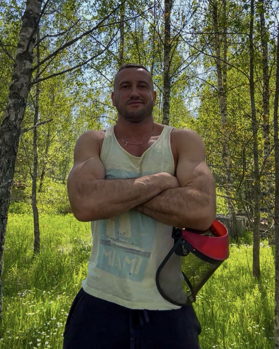 maxrawfit's tweet photo. Probably stronger than the lawn mower. https://t.co/4YfUfd3oz9