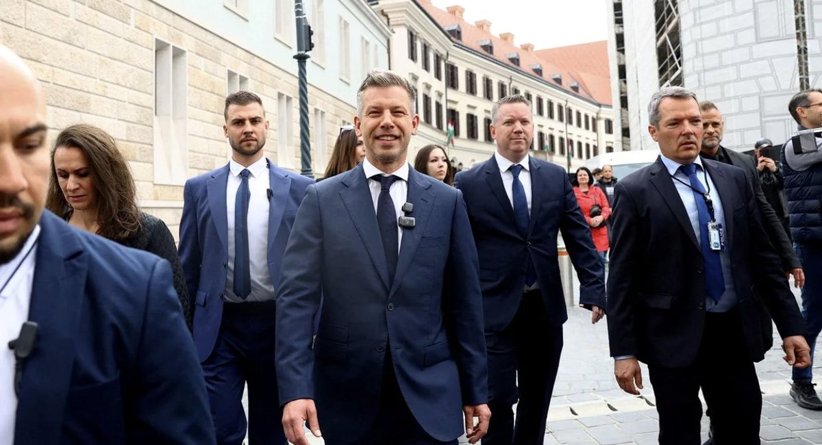 visegrad24's tweet photo. 🇵🇱🇭🇺 Hungary's new Prime Minister, Peter Magyar, just arrived in Poland for his first state visit abroad https://t.co/s48CuaNA4f