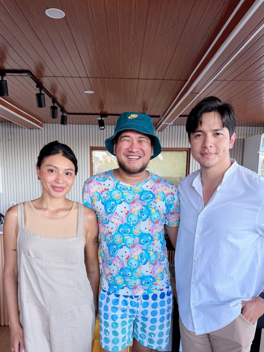 nadinelovemeryt's tweet photo. Love, Siargao's Kara and Jao 

#LoveSiargao
#NadineLustre
#AldenRichards

©: naughtynate29 's IG https://t.co/JQNphDE5OW