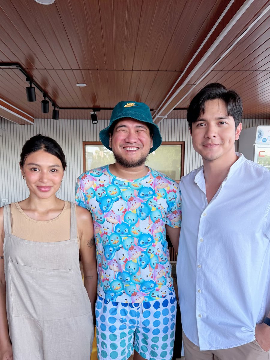 nadinelovemeryt's tweet photo. Love, Siargao's Kara and Jao 

#LoveSiargao
#NadineLustre
#AldenRichards

©: naughtynate29 's IG https://t.co/JQNphDE5OW