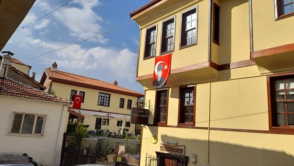 EnerZtop's tweet photo. #UşakSanatKonağı,  Anadolu insanının varlık ruhunu, bir milletin uyanışını, var olma mücadelesini ve " Türkün Ateşle İmtihanı"nın önderliğini yapan Gazi Mustafa Kemal Atatürk'ün gençliğe armağan ettiği;  #19MayısGençlikveSporBayramınıkutlarız. https://t.co/AqsuVXkz8r