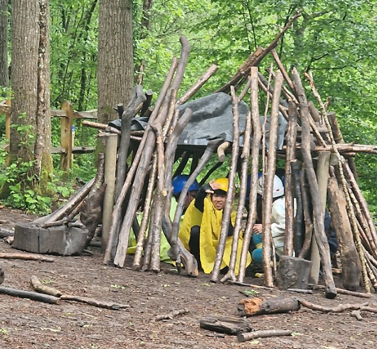 JessopPrimary's tweet photo. On day 2 our trekkers have been just as busy.  A variety of activities including shelter building to protect our outdoor rangers from the elements! https://t.co/tv3ZfkZxca